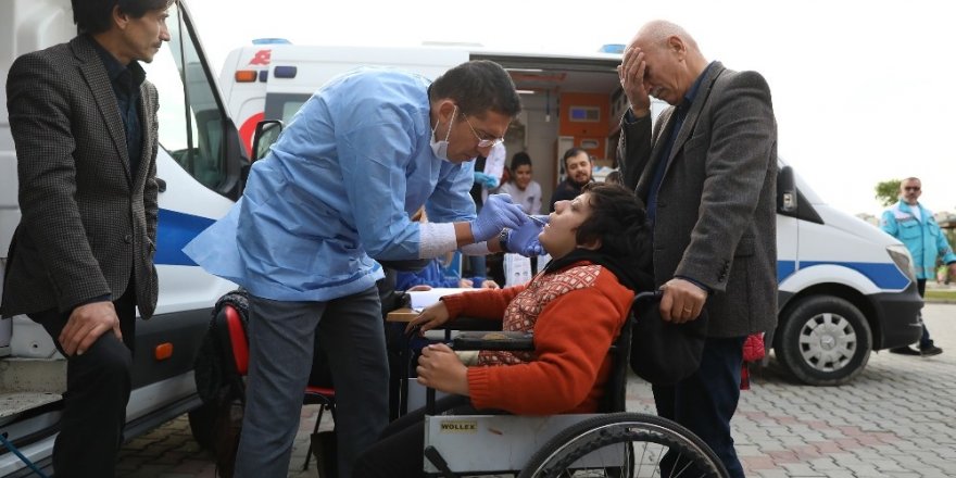 Engelli öğrenciler diş sağlığı konusunda bilinçleniyor