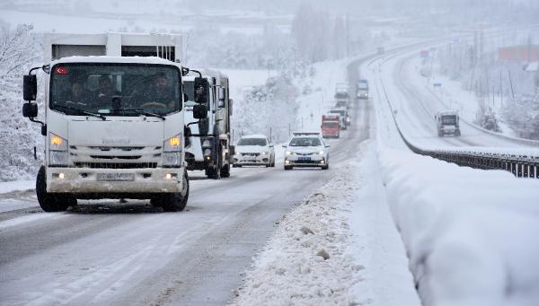 248 köy yolu ulaşıma kapandı