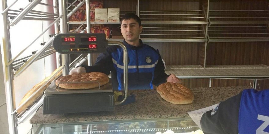 Aliağa’da zabıtalardan fırın denetimi