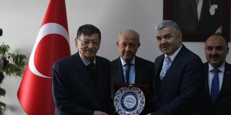 Başkan Çelik’ten, "Devlet Hastanesi’nin olduğu alan Nuh Naci Yazgan Tıp Fakültesi olsun" önerisi