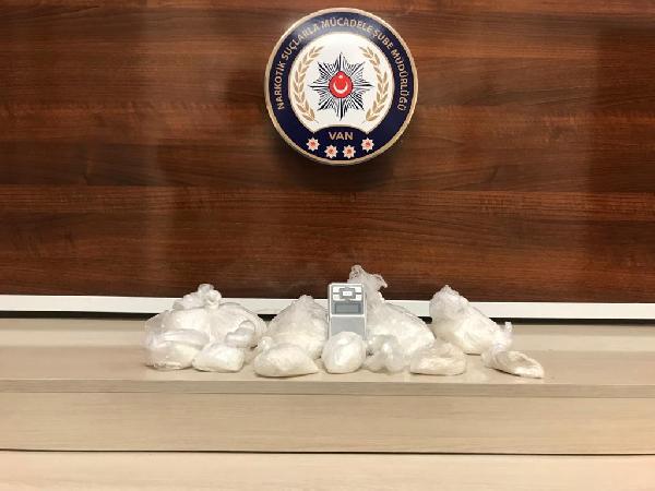 Van'da 2 kilo 120 gram metamfetamin ele geçirildi