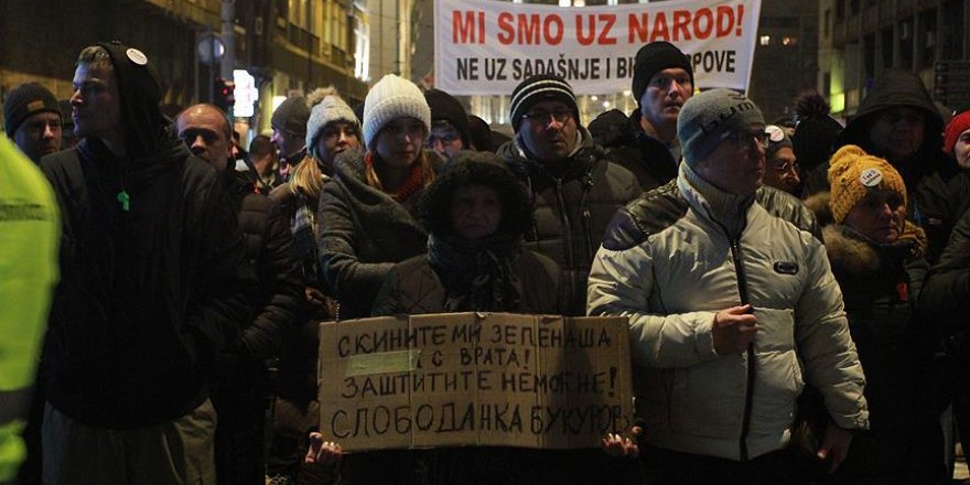 Sırbistan'da hükümet karşıtı protestolar sürüyor