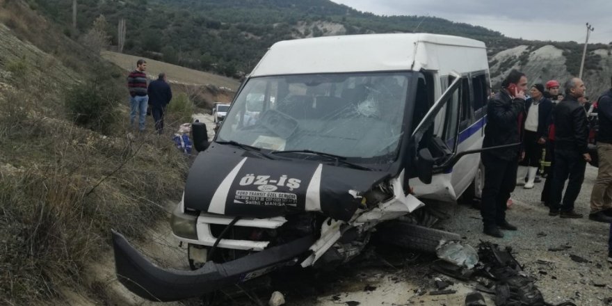 İşçi servisi ile otomobil çarpıştı: 1 ölü, 19 yaralı