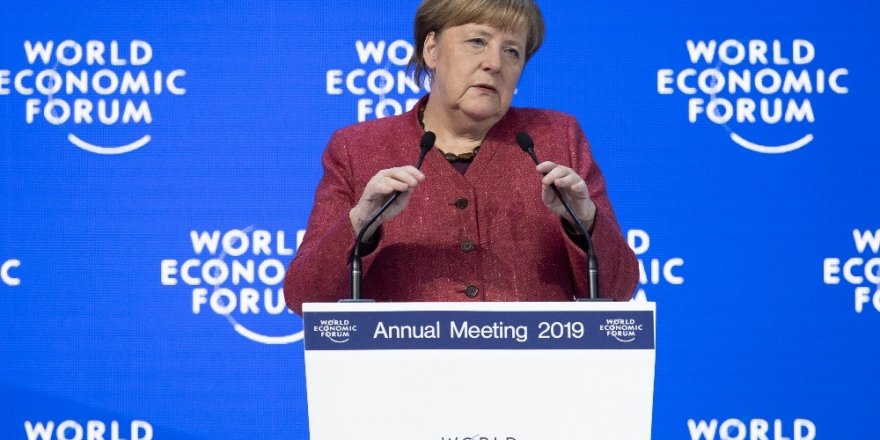 Merkel’den öz eleştiri: “AB birçok konuda fikir birliğine sahip değil”