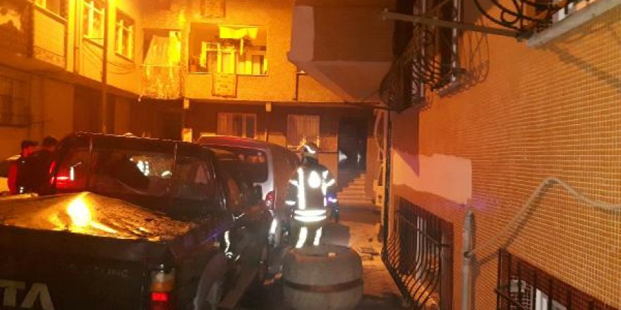 Zeytinburnu'nda doğalgaz kutusundan çıkan duman mahallede panik yarattı