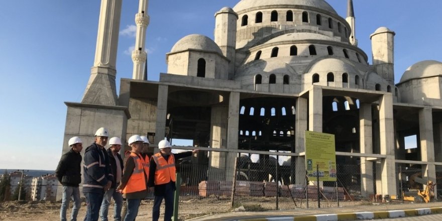 Rektör Acer, 18 Mart İÇDAŞ Ulu Camii inşaatında incelemelerde bulundu