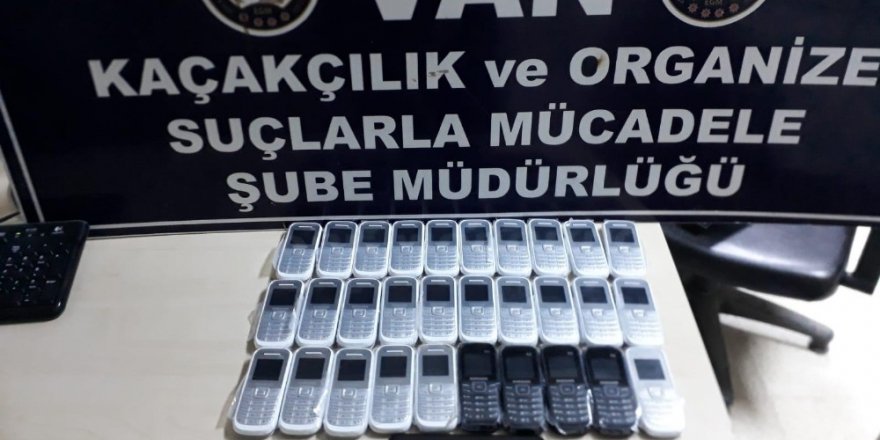 Van’da cep telefonu kaçakçılığı