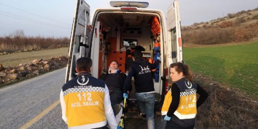 İnegöl'de 2 otomobil kafa kafaya çarpıştı: 3 yaralı