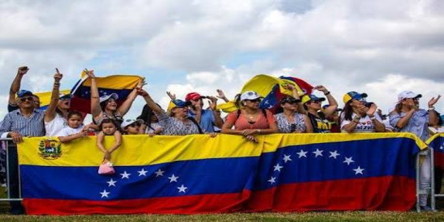 Venezuela'da taraflar yeniden sokakta