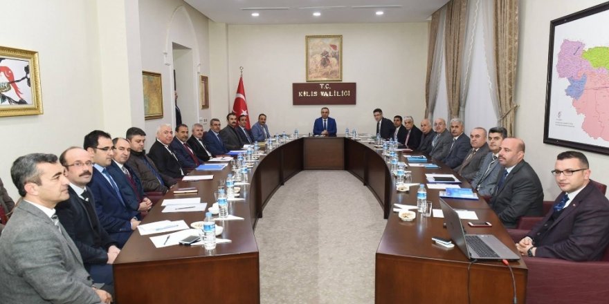 Vali Soytürk ilkokul müdürleri ile bir araya geldi