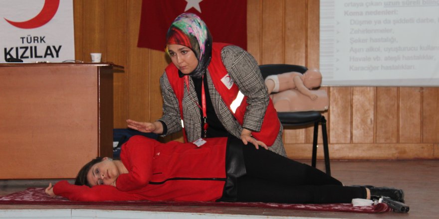 Yunak'ta kamu çalışanları için "İlk Yardım Eğitimi" düzenlendi