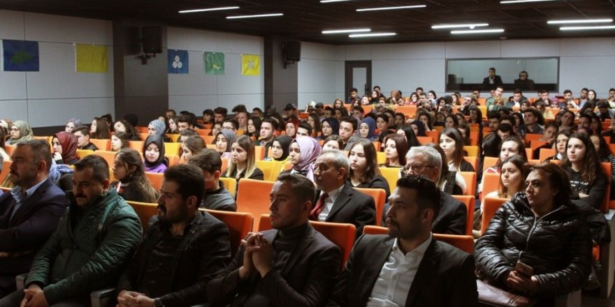 Kapadokya Üniversitesinde Doğu Türkistan meselesi konuşuldu