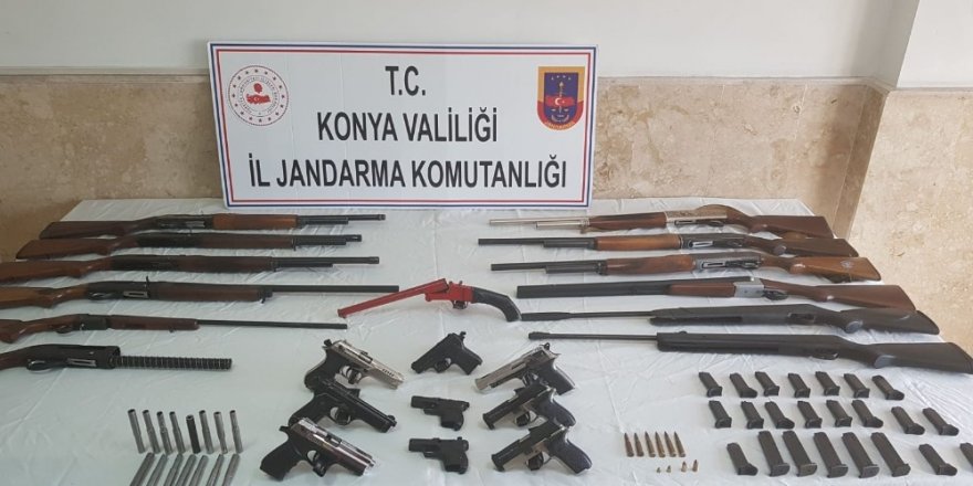Jandarma’dan kaçak silah operasyonu