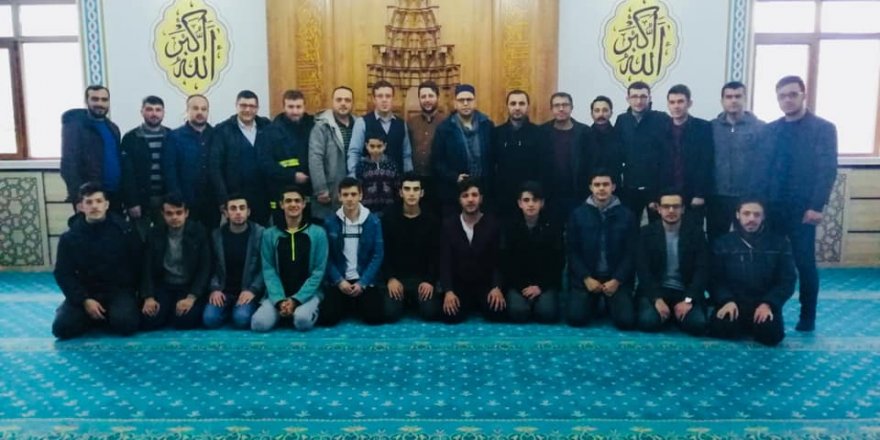Gençler sabah namazında buluştu