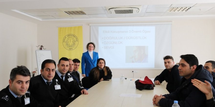 DÜ’de diksiyon ve etkili konuşma semineri