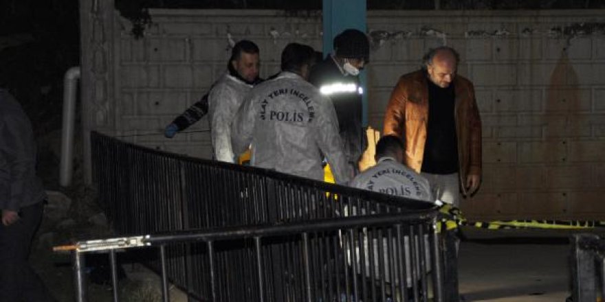 Bekçinin cesedi demirlere boynundan ve ayaklarından bağlı bulundu