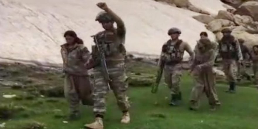 Habur Sınır Kapısı'na gelip teslim oldular