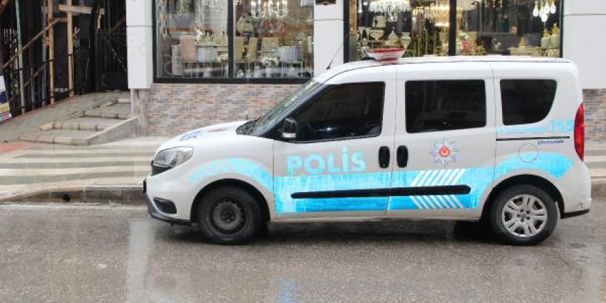 Çamaşırları toplamayınca komşuları şüphelendi, evinde ölü bulundu