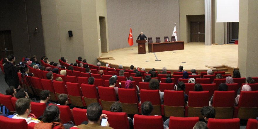 "Akif, hiçbir zaman vicdanı ile cüzdanı arasında kalmamıştır"
