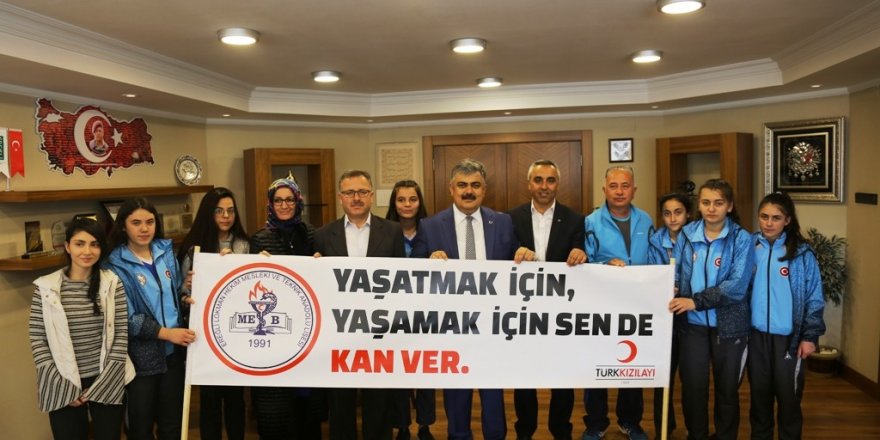 Başkan Özgüven: “Okullarımızın ve öğrencilerimizin her zaman yanındayız”