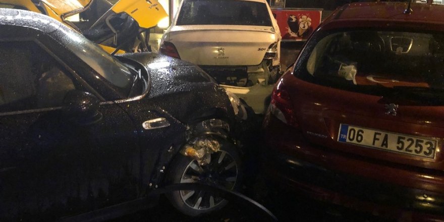 Başkent’te alkollü sürücü 4 araca birden çarptı