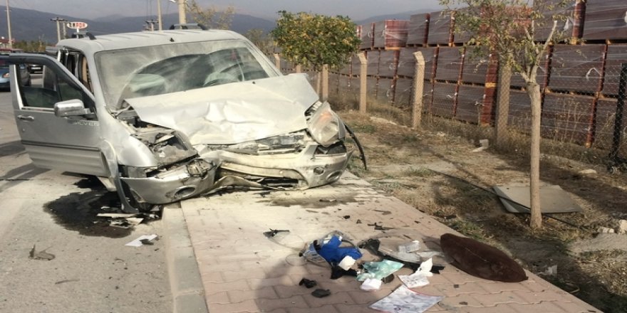 Erzincan'da trafik kazası: 5 yaralı