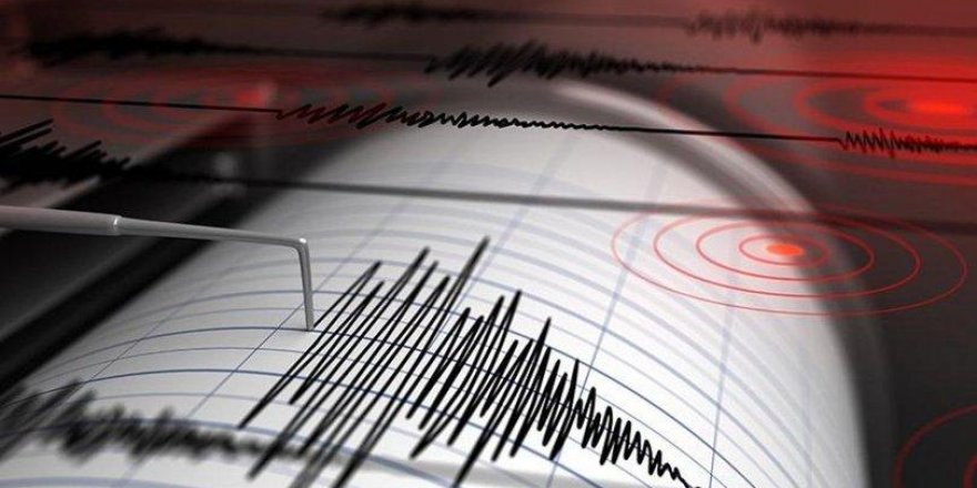 Ege'de deprem... 4.3'le sallandı