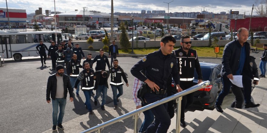Karaman’da 6 kişi örgüt kurmak gerekçesi ile tutuklandı