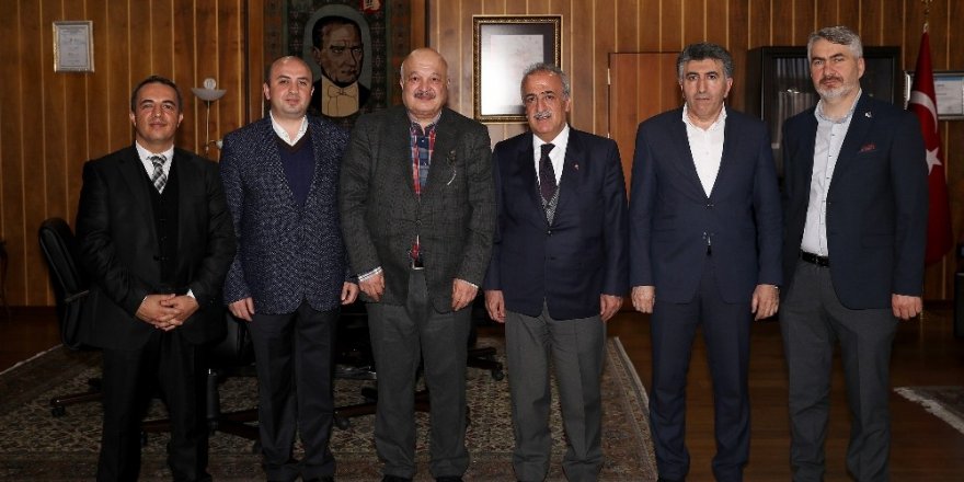 Prof. Dr. Çomaklı: “Araştıran, uygulayan ve bunu toplumun yararına kullanan bir üniversiteyiz”