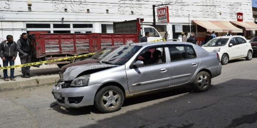 Seyir halindeki otomobile pompalı saldırı; sürücü ağır yaralı