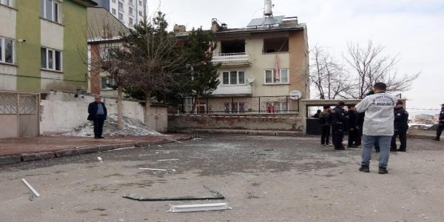 Evdeki patlamada Afgan çift yaralandı