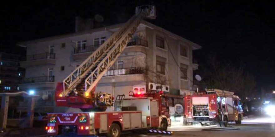Ankara'da apartman çatısında çıkan yangın korkuttu
