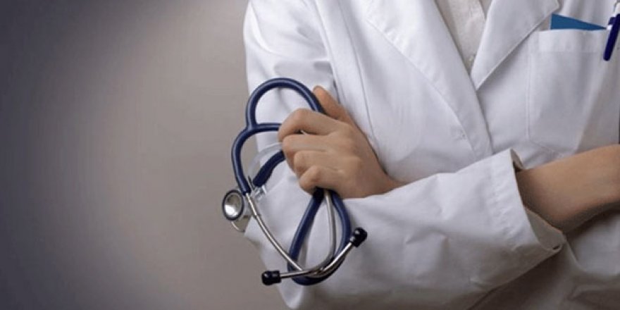 İşler tersine döndü! Bu kez doktor, doktoru darp etti