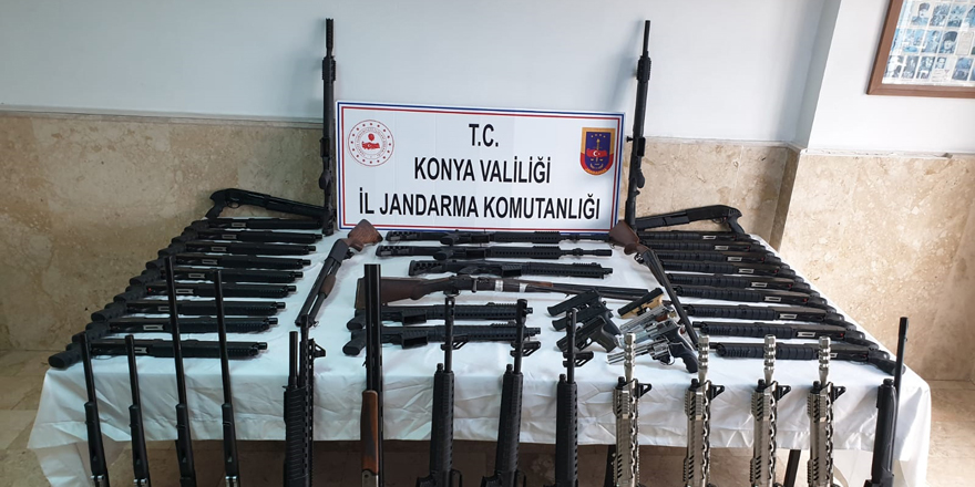 Konya'da çok sayıda ruhsatsız av tüfeği ele geçirildi