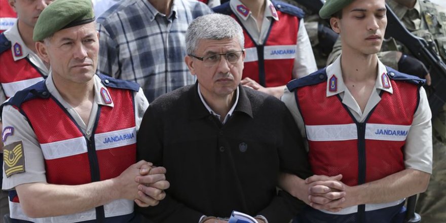 Hem parmak izini hem darbe toplantısını inkar etti