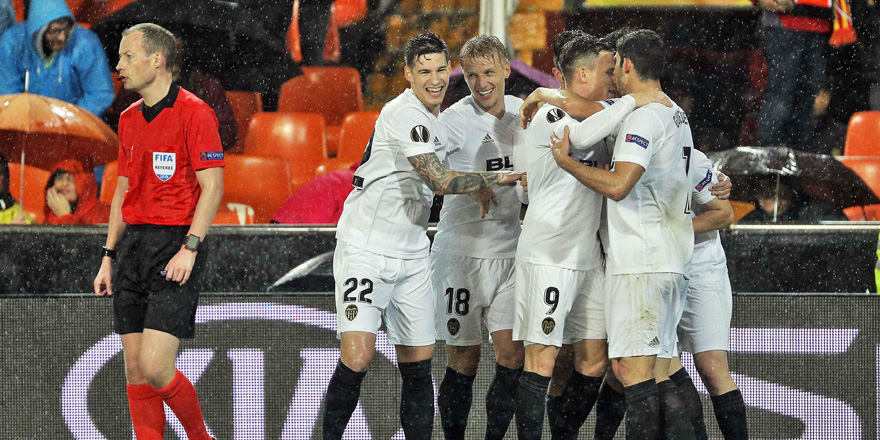 UEFA Avrupa Ligi'nde yarı finalistler belli oldu