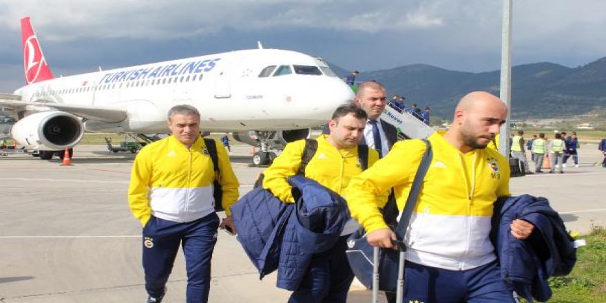 Fenerbahçe kafilesi Antalya'ya geldi