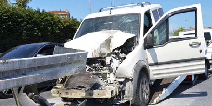 İstanbul'da korkunç kaza! Bariyerler ok gibi saplandı
