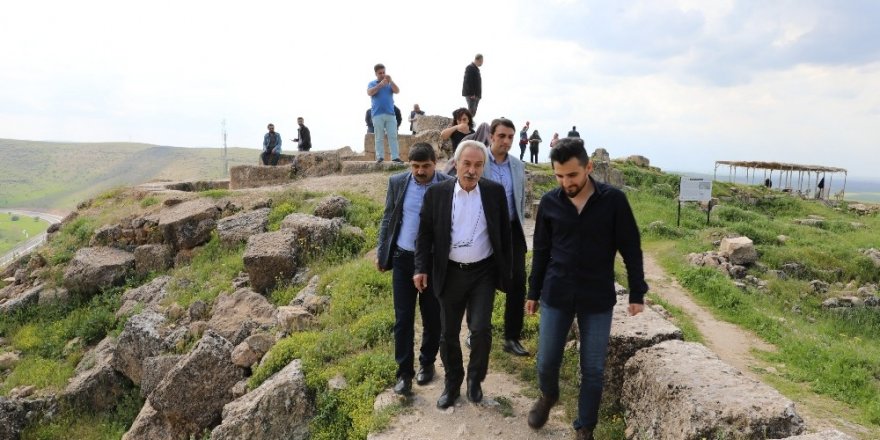 Mızraklı’dan Zerzevan Kalesi’ne ziyaret