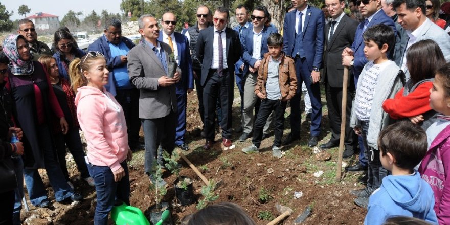 Erdemli’de Adalet Ormanı kuruldu