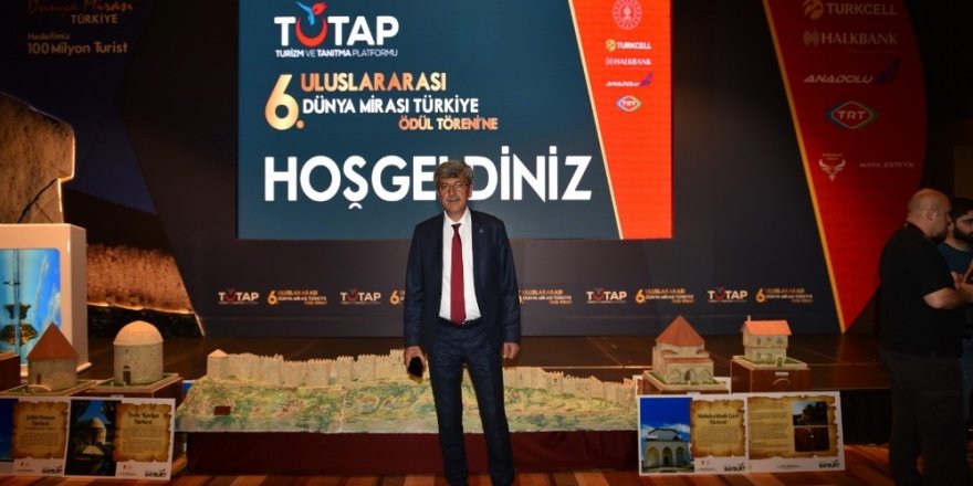 TUTAP’tan Başkan Kaplan’a Ödül
