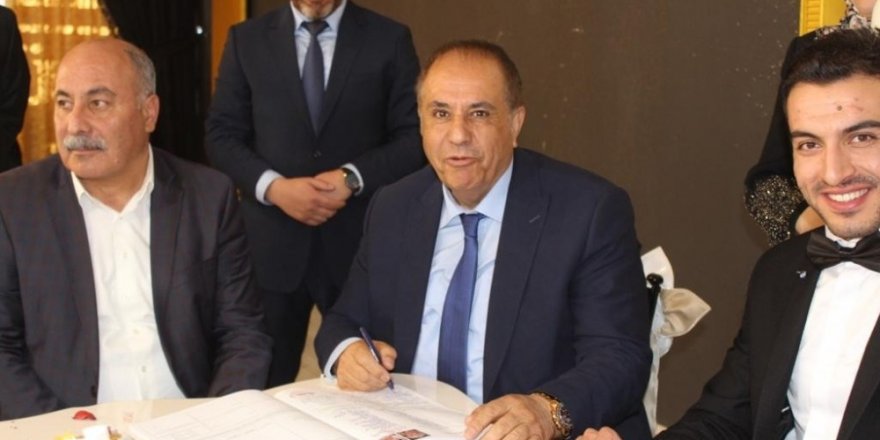 İş insanı Kandaşoğlu nikah şahidi oldu