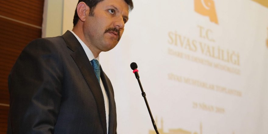 Vali Ayhan, "Muhtarlık, vatandaşın devlete açıldığı ilk kapıdır"