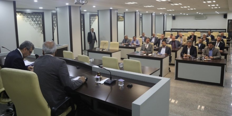 Beyazgül, Büyükşehir yönetimi ile toplantı yaptı