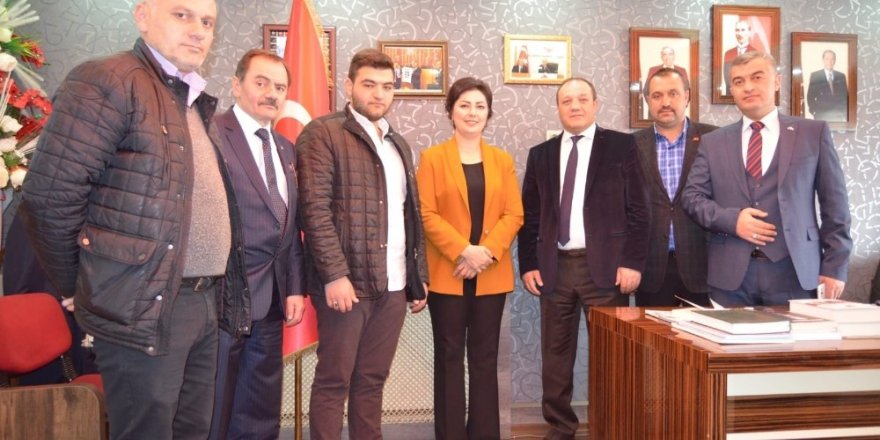 Taşlıcay, Erzurum’da Anneler Günü programına katıldı