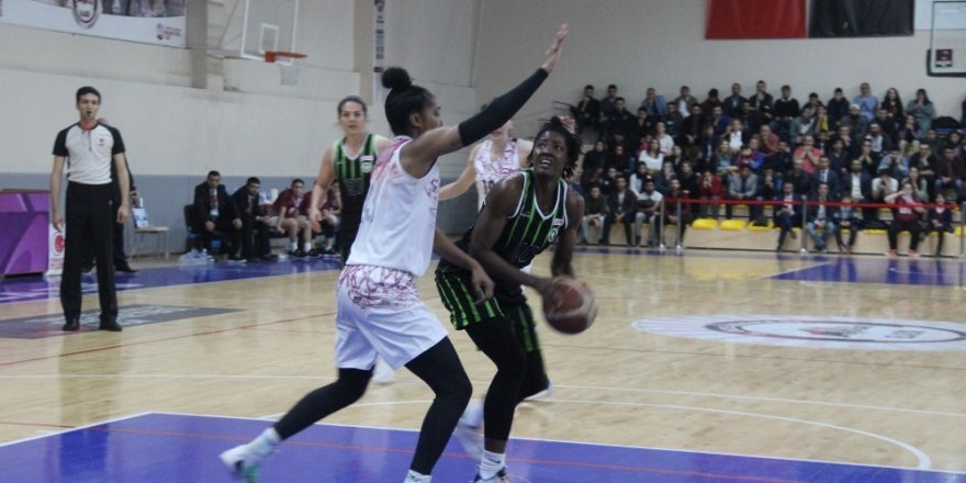 Türkiye Kadınlar Basketbol 1. Ligi Play-Off Yarı Final: Elazığ İl Özel İdare: 67 - Urla Belediyesi: 61