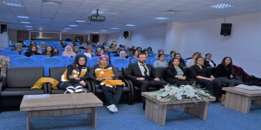 Erzincan’da “İlk Yardım Eğitimi Konferansı” verildi