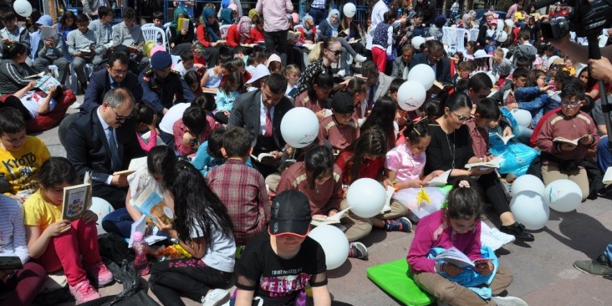 Ürgüp’te herkes 20 dakika kitap okudu