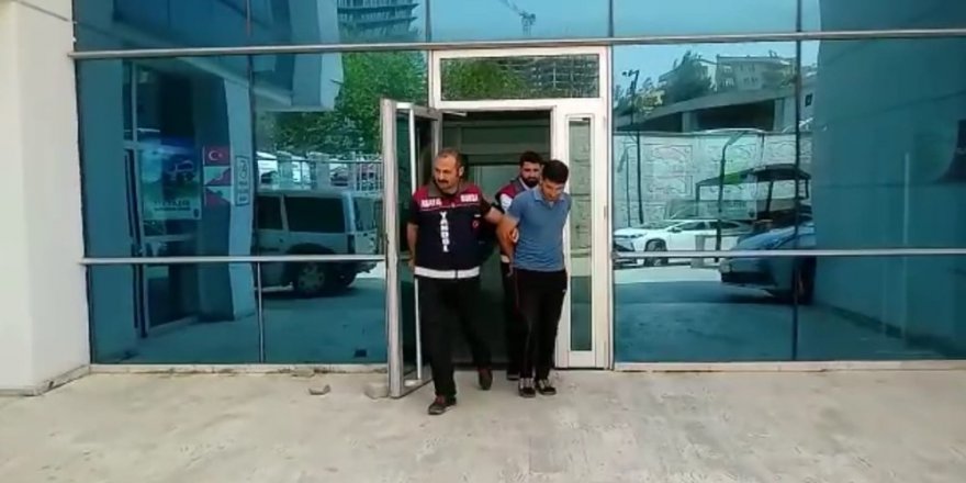 Cami derneğinin sadaka kutusunu çalan hırsızlar yakalandı