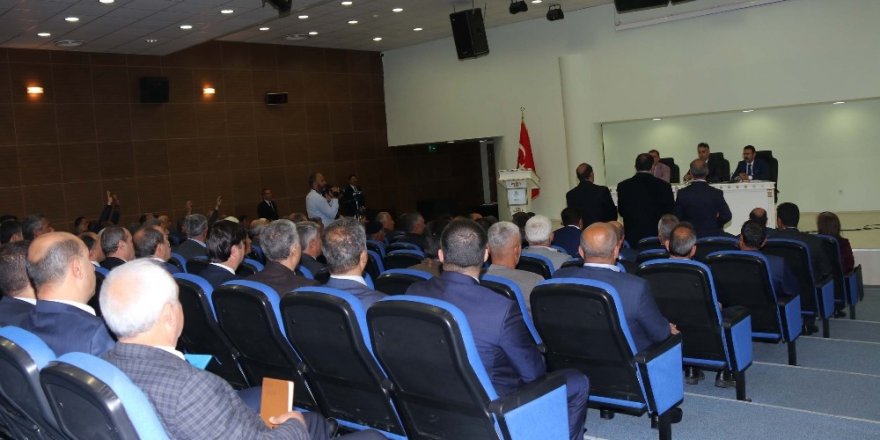 Vali Çağatay, muhtarlarla bir araya geldi